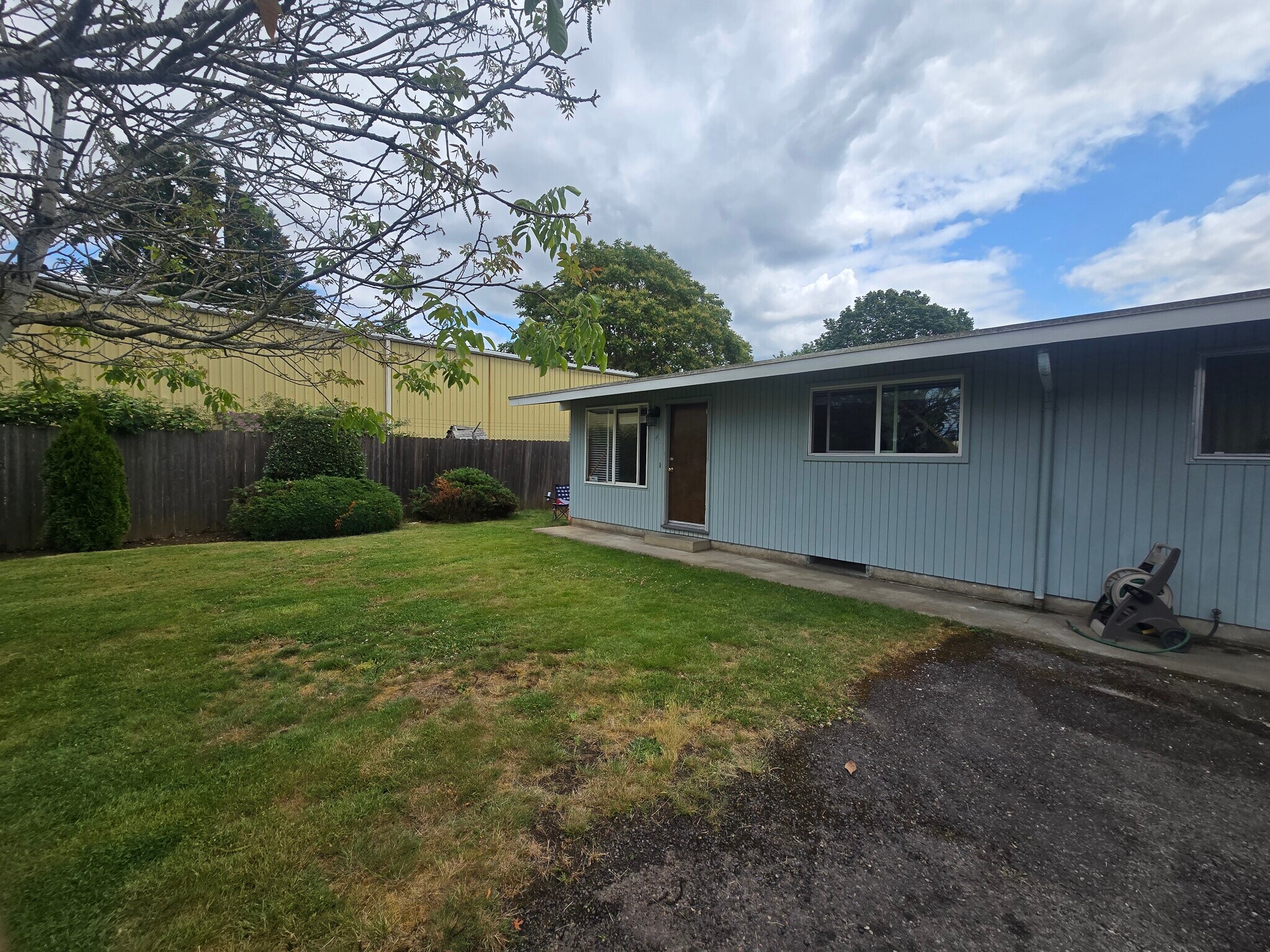 Building Photo - 2530 SE 170th Ave