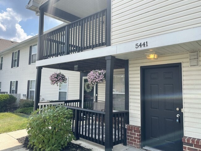 Building Photo - 5441 Cedar Springs