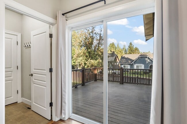 Building Photo - 19415 S W Laurelhurst Way