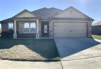 Building Photo - 604 W Vega Ln