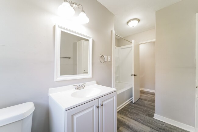 Building Photo - 522 Beaverbrook Dr