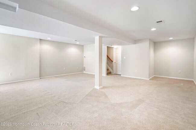Building Photo - 86 Deepwater Cir