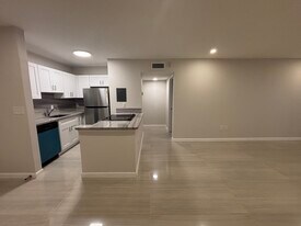 Building Photo - 9105 SW 137th Ter