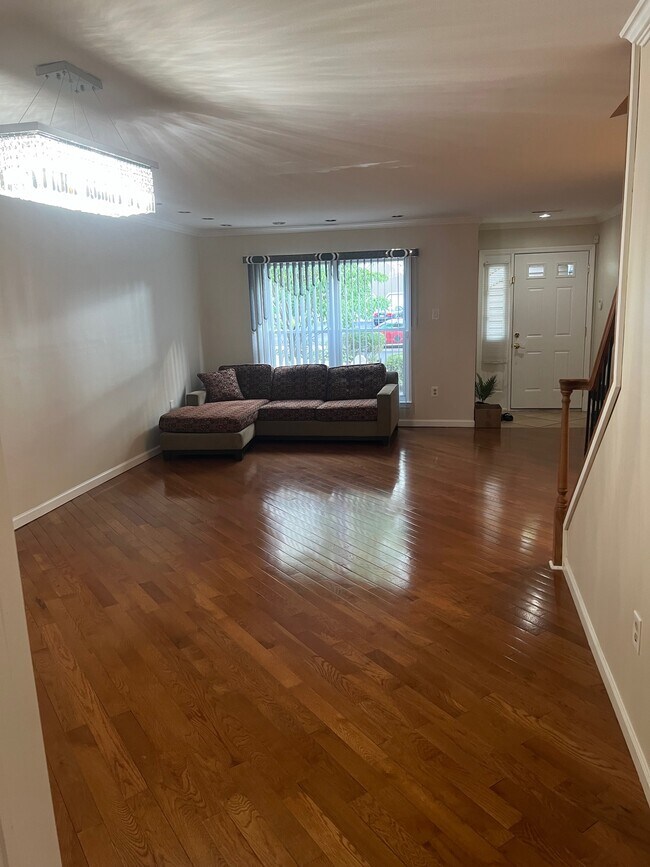 Living Room - 1554 Willow Pond Dr