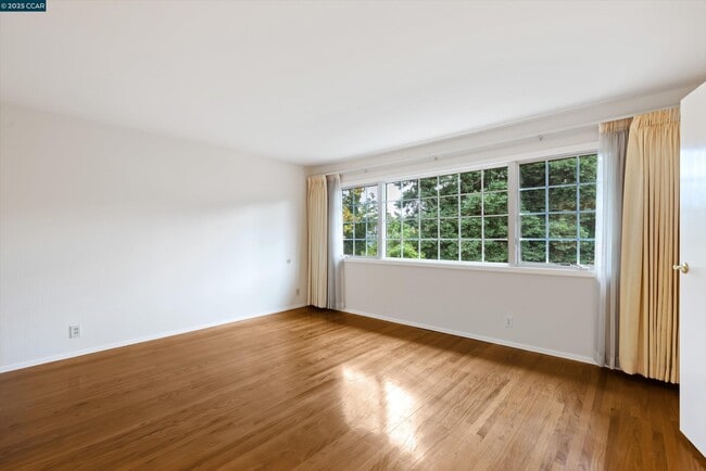 Building Photo - 2201 Quiet Pl Dr