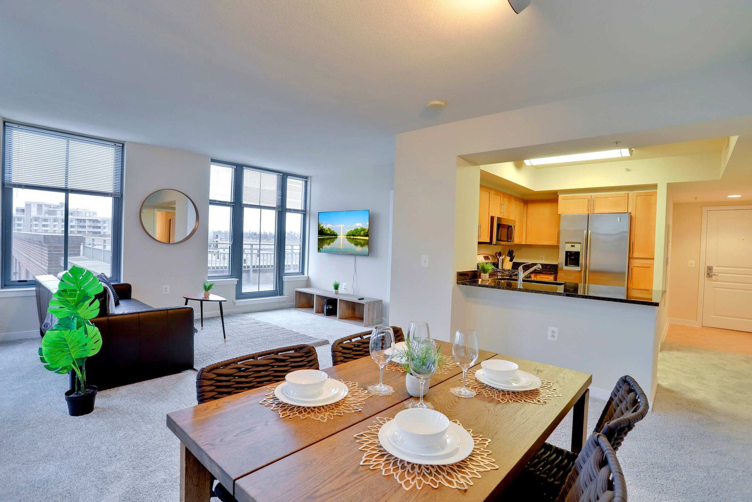 Building Photo - 550 14th St S