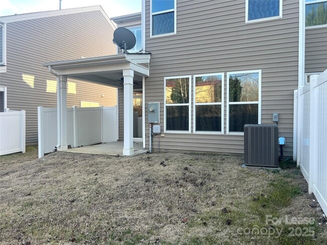 Building Photo - 13259 Savannah Point Dr