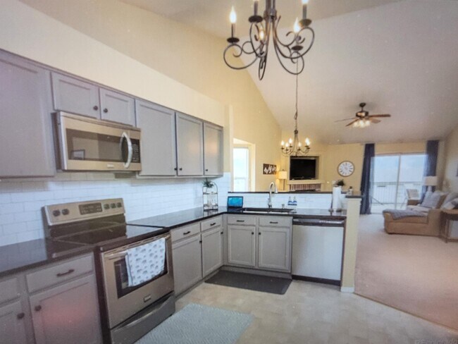 Building Photo - 15572 Dawson Creek Dr