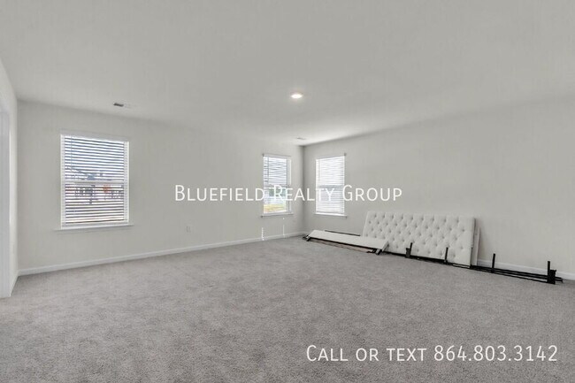 Building Photo - 380 Fenwick Dr