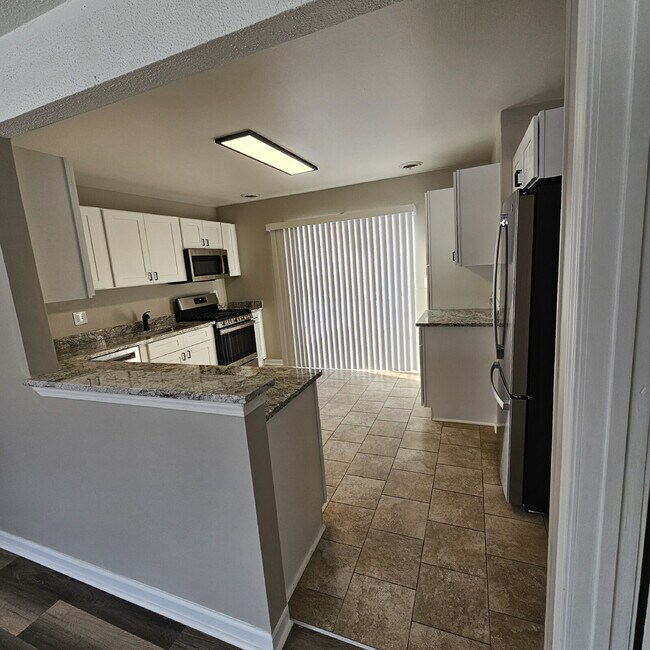 Building Photo - 3 Bedroom Ranch Completely Renovated - New Flooring, Doors and Fixtures, New Bathroom, New Kitche...