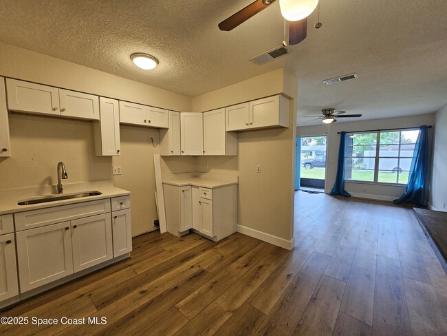 Building Photo - 2465 Mercury Dr