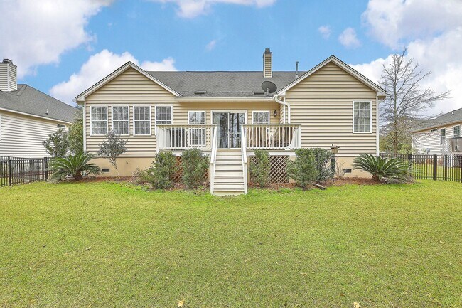 Building Photo - FULLY FURNISHED Mount Pleasant Home! 6-9 m...