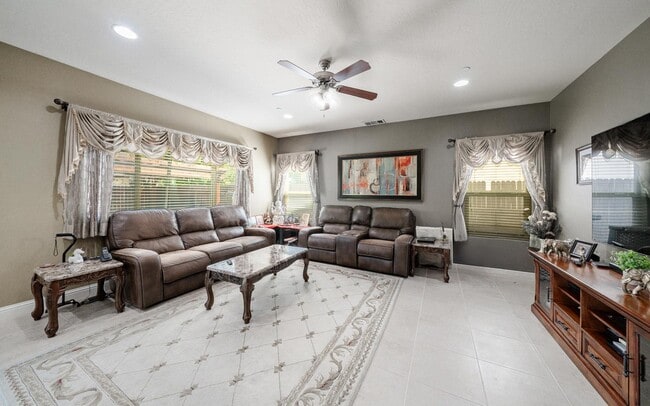 Building Photo - 6712 Lucas Dr