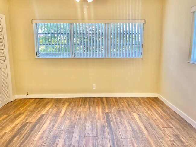 Building Photo - 2303 S Federal Hwy