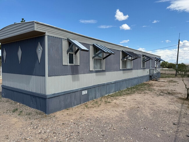 Building Photo - 622 Mariposa