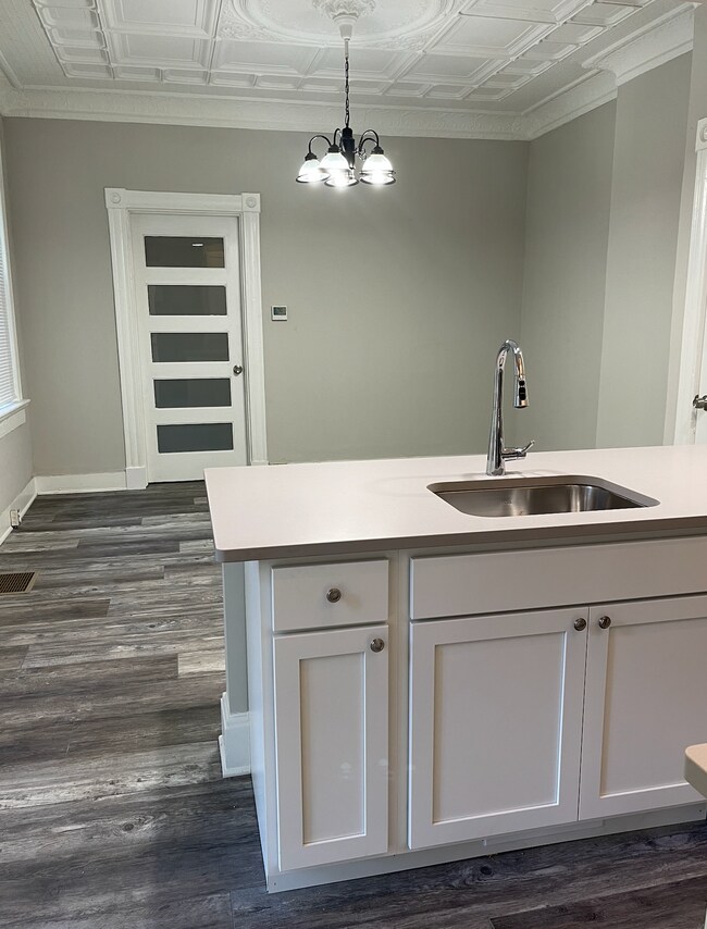 Building Photo - 4148 Chambers St