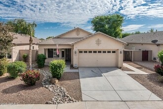 Building Photo - 11851 W Washington St