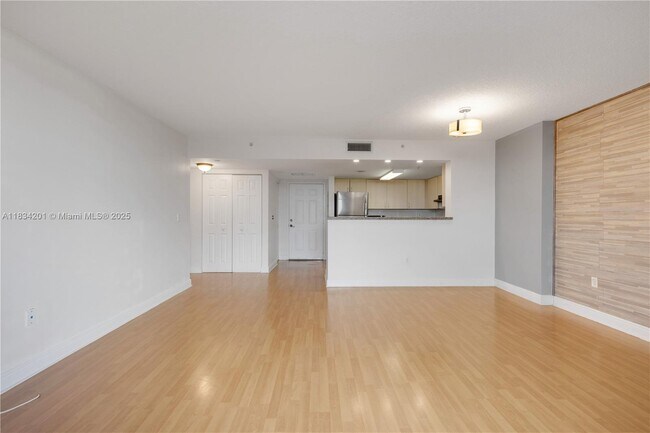 Building Photo - 3000 Coral Wy