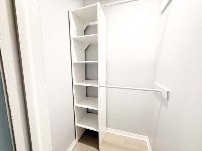 Building Photo - 902 W Margate Terrace