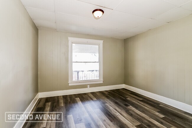 Building Photo - 2114 Greenwood Ave