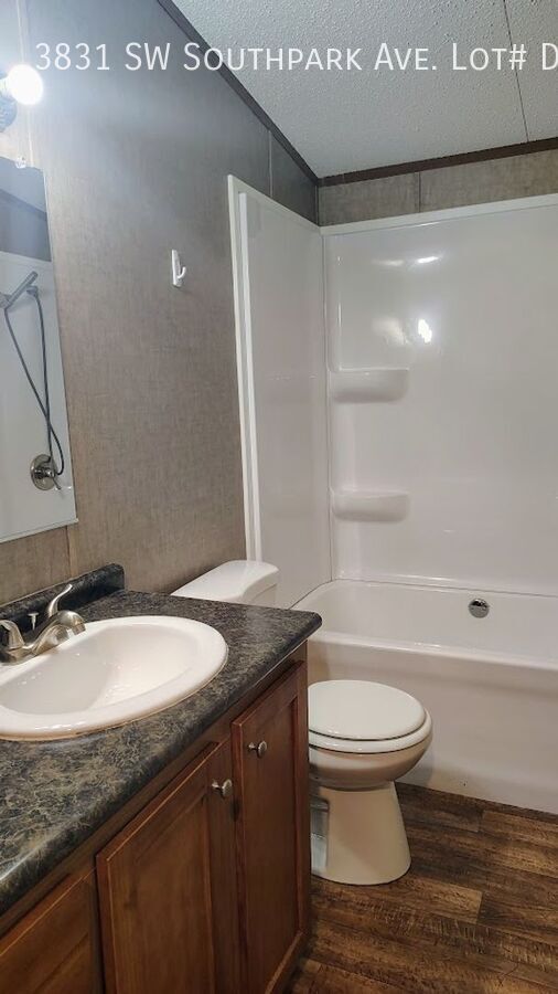 Building Photo - 3831 SW South Park Ave