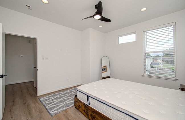 Building Photo - 203 Danna Ln