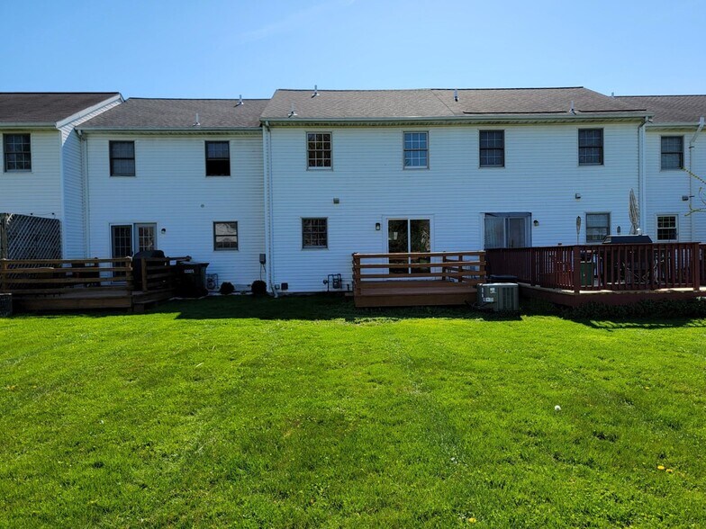 Building Photo - 77 Brookfield Rd