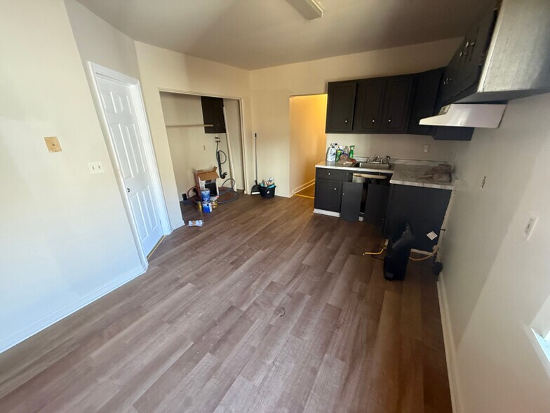 Building Photo - 330 2nd St