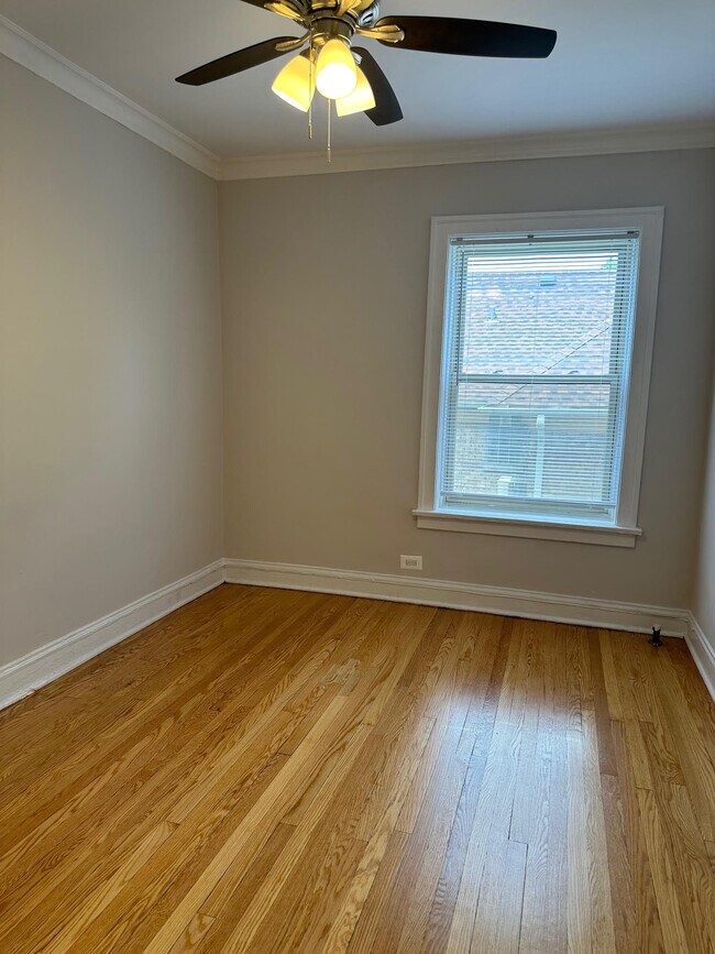 Building Photo - 1637 W Estes Ave