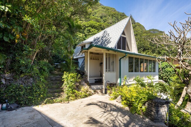 Building Photo - 3270 Huelani Dr