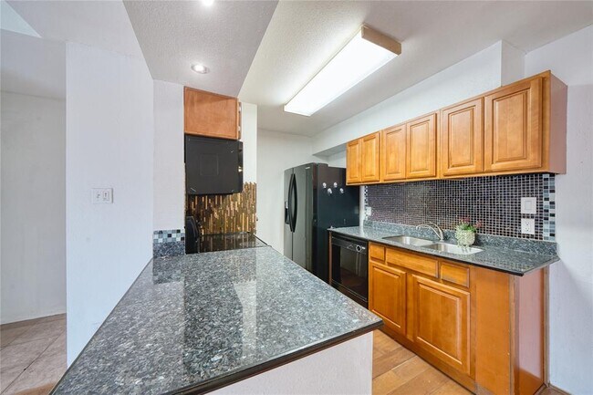 Building Photo - 6001 Reims Rd