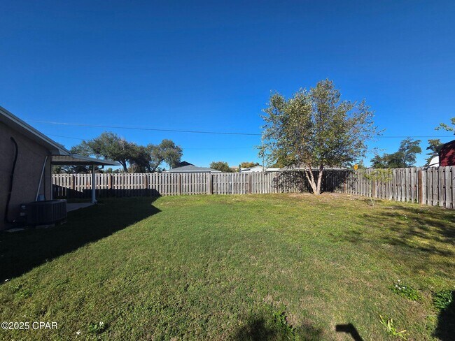 Building Photo - 209 S Maryella Ave