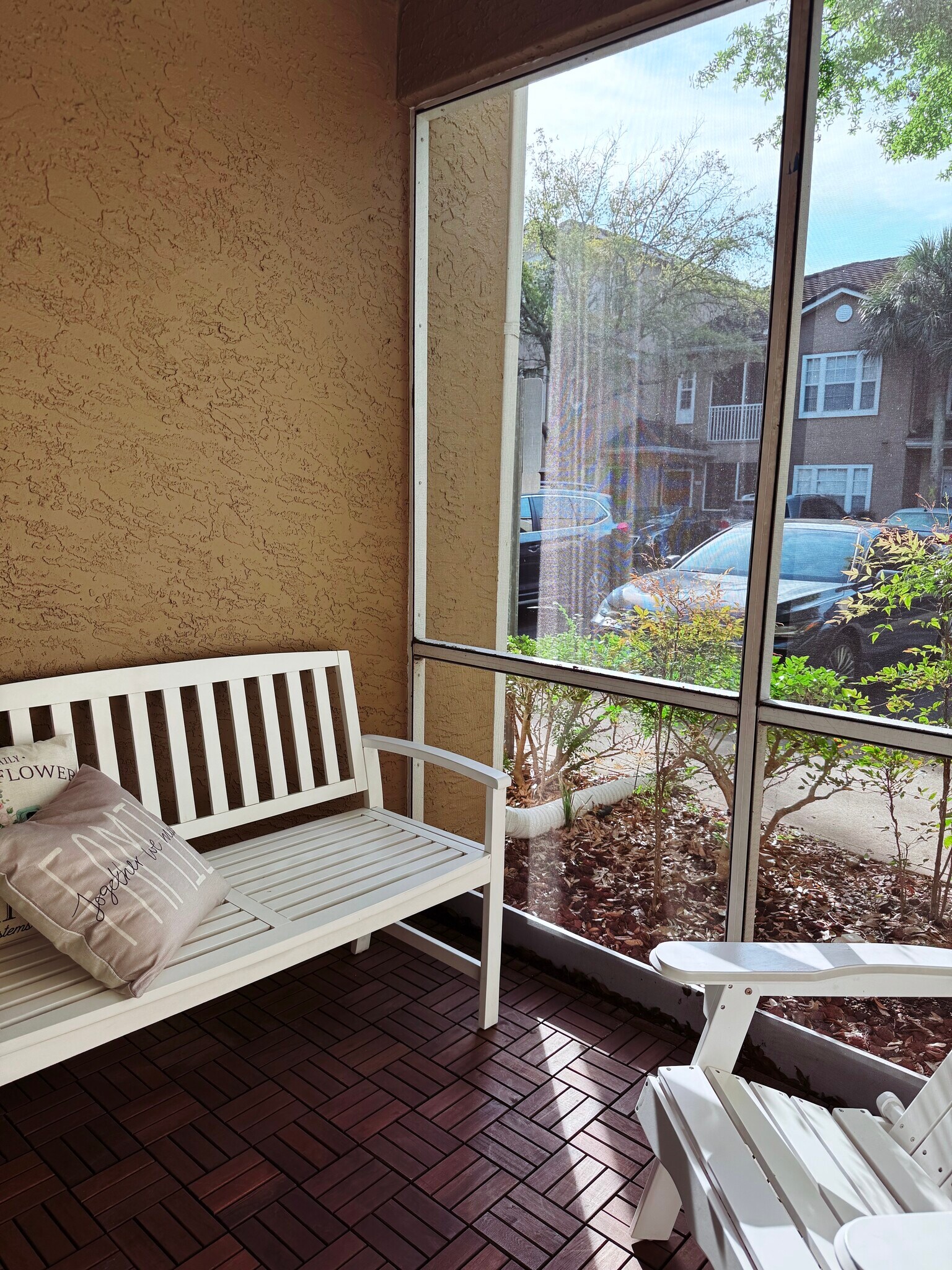 Screened in patio - 10075 Gate Pky N