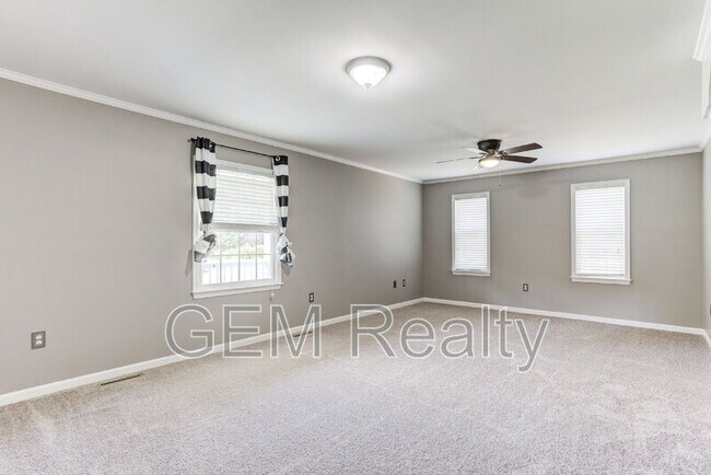 Building Photo - 15617 Mockingbird Ln