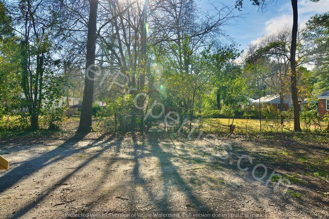 Building Photo - 720 Wilkes Rd, Columbia, SC 29203