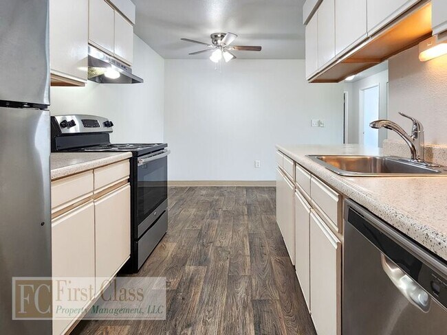 Building Photo - 1285 NW 183rd Ave