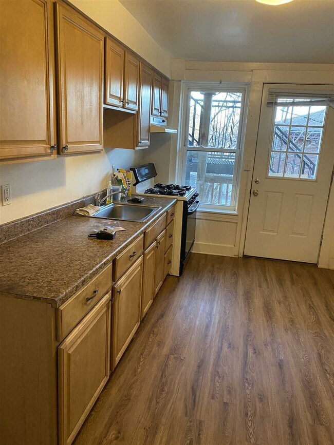 Building Photo - 139 Rombout Ave