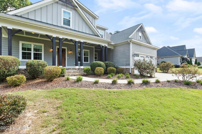 Building Photo - 585 Herons Brook Dr