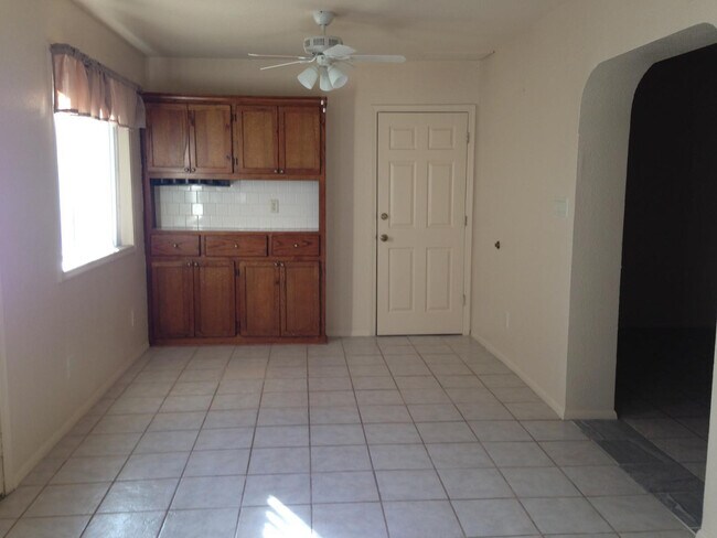 Building Photo - 1853 E Gemini Dr