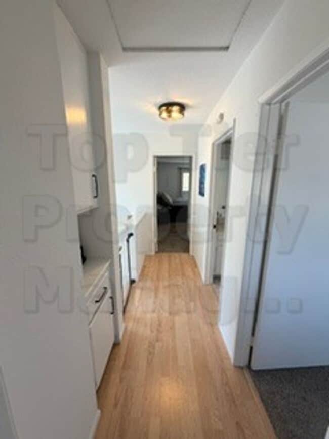 Building Photo - Beautiful 3 bed / 2.5 bath / 1,227 sqft House in Oceanside's Emerald Point