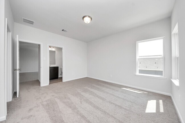 Building Photo - 2715 Crested Creek Ln.