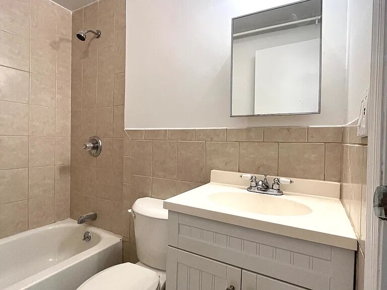 Building Photo - 911 Greene Ave