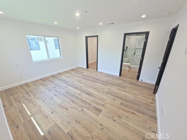 Building Photo - 7333 Vanalden Ave