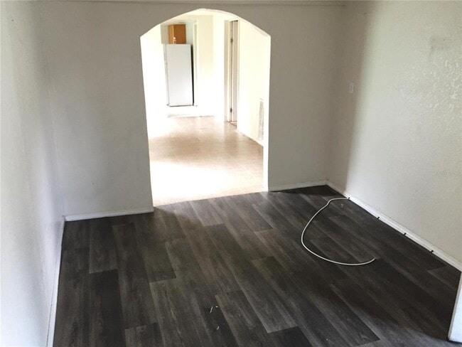 Building Photo - 230 Lee Dr