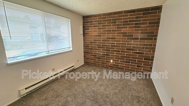 Building Photo - 1615 Trenton Ave