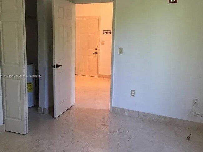 Building Photo - 2630 SW 28th St