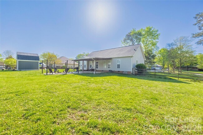 Building Photo - 150 State Park Rd