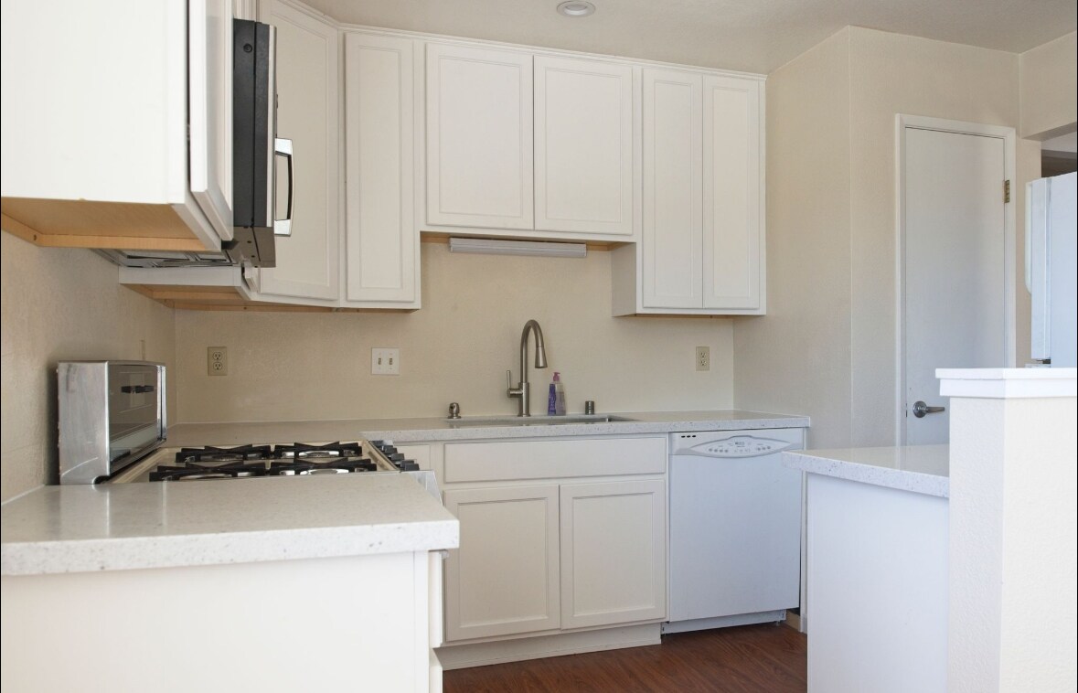 Building Photo - 173 Park Place Dr