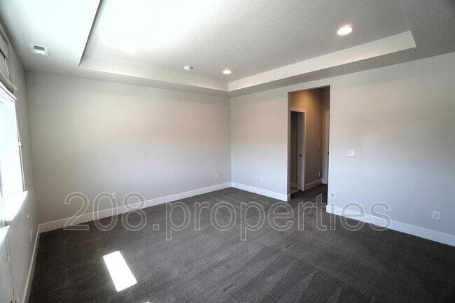Building Photo - 3045 S Honeycomb Way