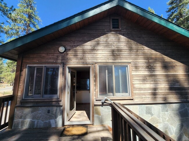 Building Photo - 252 - Yaho Duplex